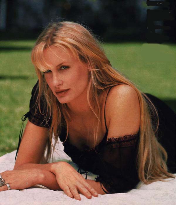 35 Hottest Daryl Hannah Pictures That will make you go Wow | Best Of Comic Books