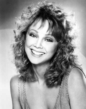 Nude Pictures Of Shelley Long Will Drive You Frantically Enamored With This Sexy Vixen The