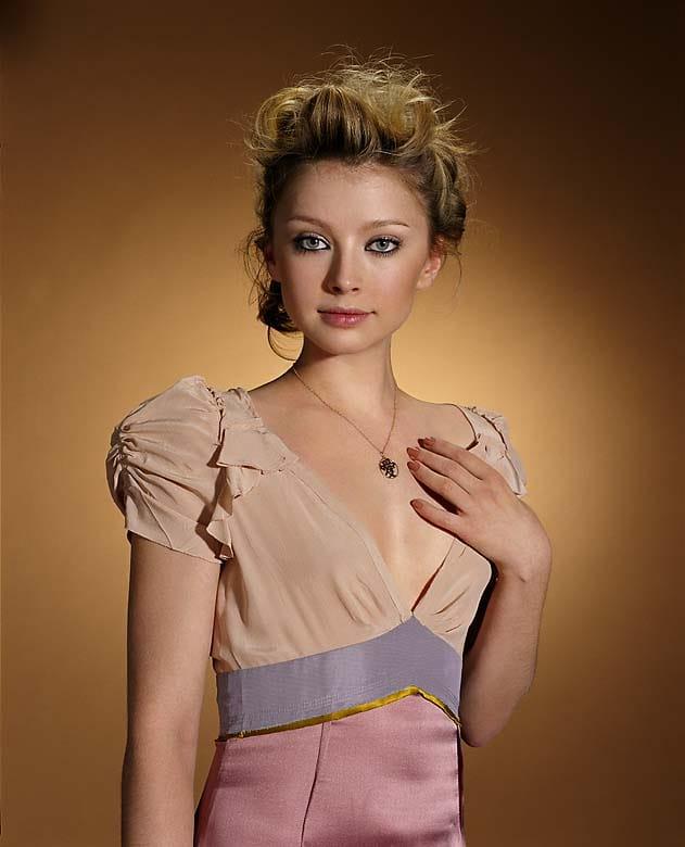38 Hot Pictures Of Elisabeth Harnois Are Epitome Of Sexiness | Best Of Comic Books