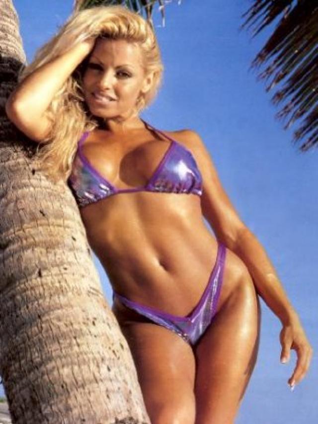 38 Hottest Trish Stratus Bikini Pictures Will Drive You Madly In Love With This WWE DIVA | Best Of Comic Books