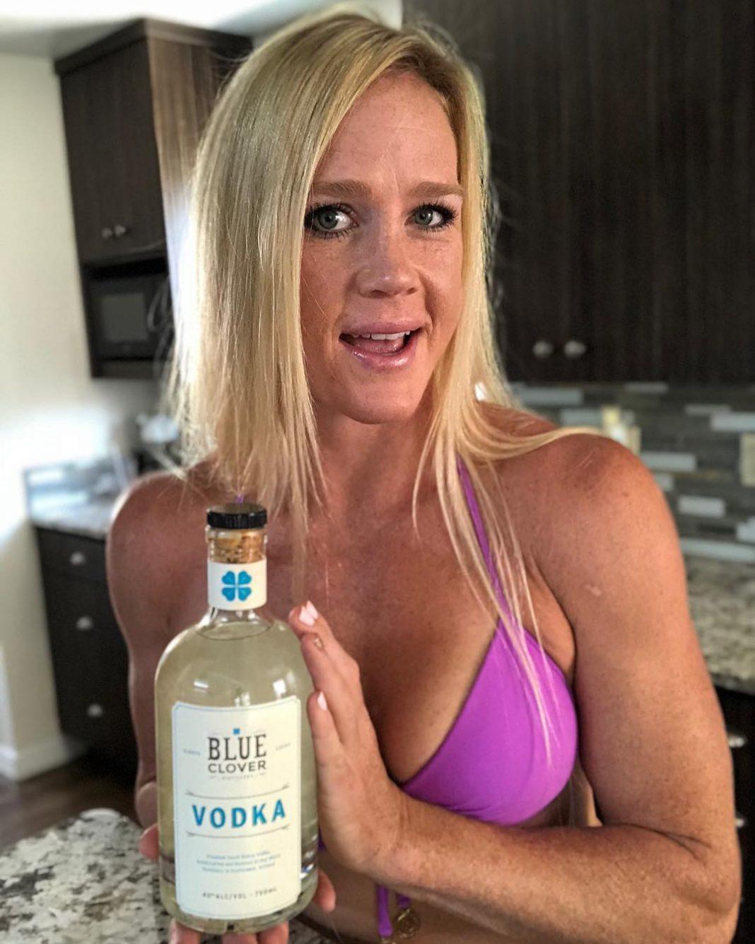 Nackt  Holly Holm 