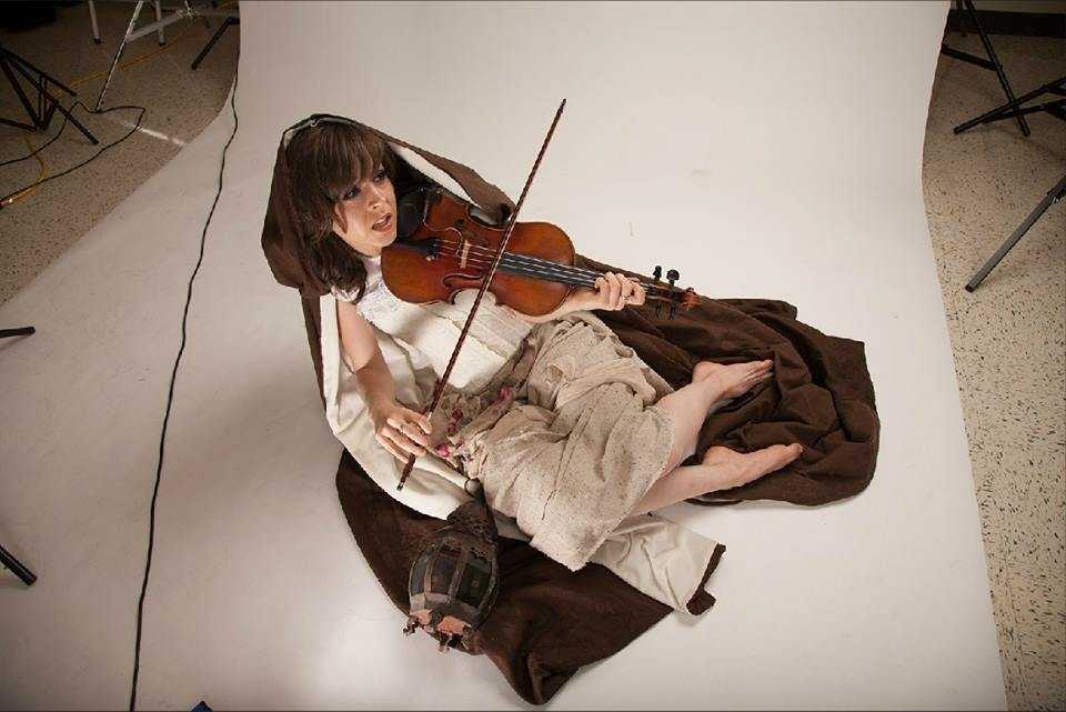 40 Sexy Lindsey Stirling Feet Pictures Are Too Much For You To Handle | Best Of Comic Books