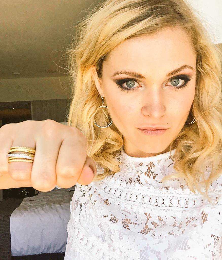 41 Nude Pictures Of Eliza Taylor Demonstrate That She Is A Gifted Individual | Best Of Comic Books