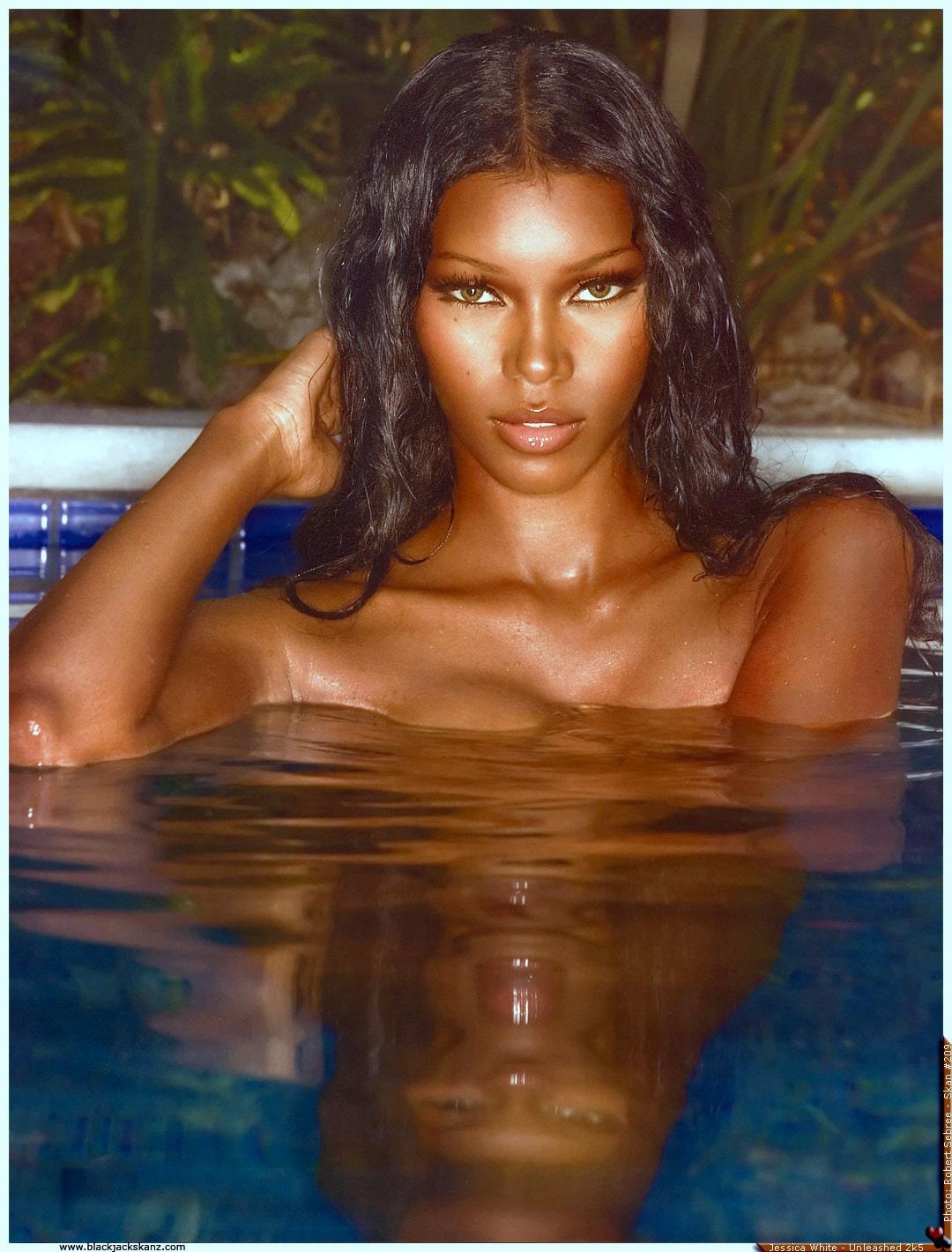 44 Hot And Sexy Pictures Of Jessica White Explores Her Curvy Body | Best Of Comic Books