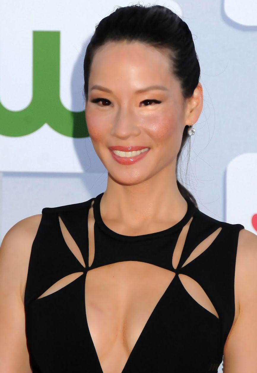 44 Hottest Lucy Liu Bikini Pictures Reveal Her Sexy Physique | Best Of Comic Books