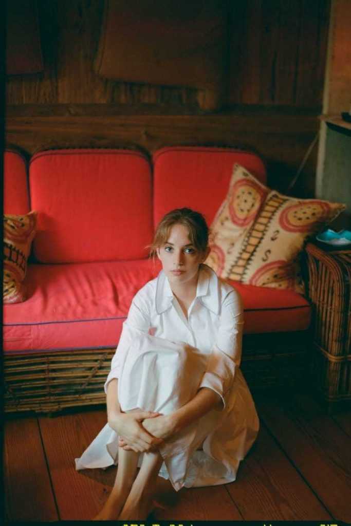 44 Nude Pictures Of Maya Hawke That Are Basically Flawless | Best Of Comic Books