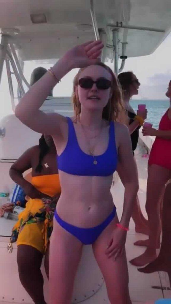 Dakota fanning bikini