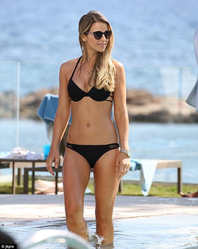48 Hot And Sexy Pictures Of Vogue Williams Explore Her Supermodel Curvy Body | Best Of Comic Books