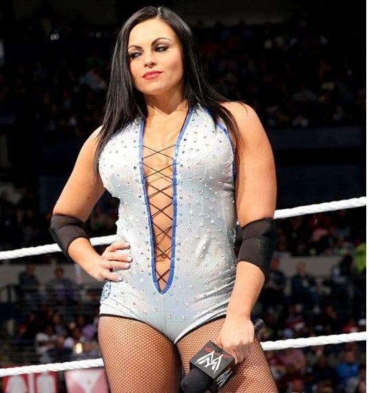 Aksana Nude Pictures Flaunt Her Diva Like Looks The Viraler