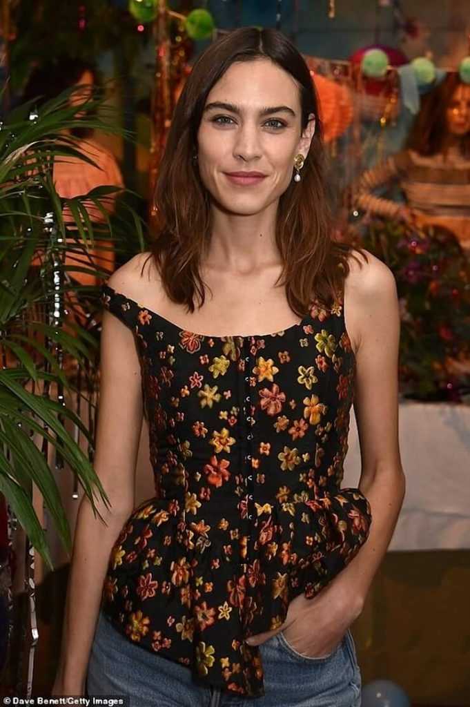 49 Alexa Chung Nude Pictures Will Make You Slobber Over Her | Best Of Comic Books