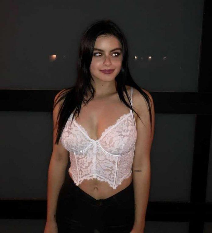 49 Ariel Winter Nude Pictures Which Makes Her An Enigmatic Glamor Quotient | Best Of Comic Books