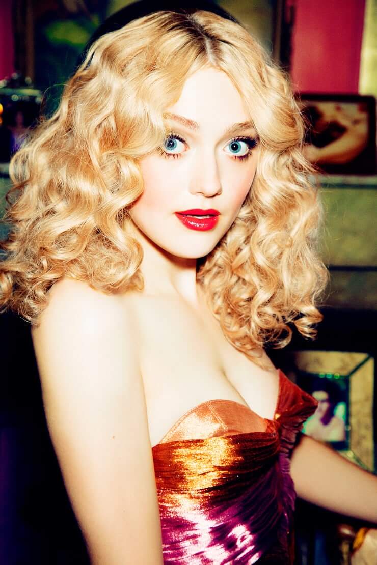 49 Butt Pictures Of Dakota Fanning Which Will Make You Want Her | Best Of Comic Books
