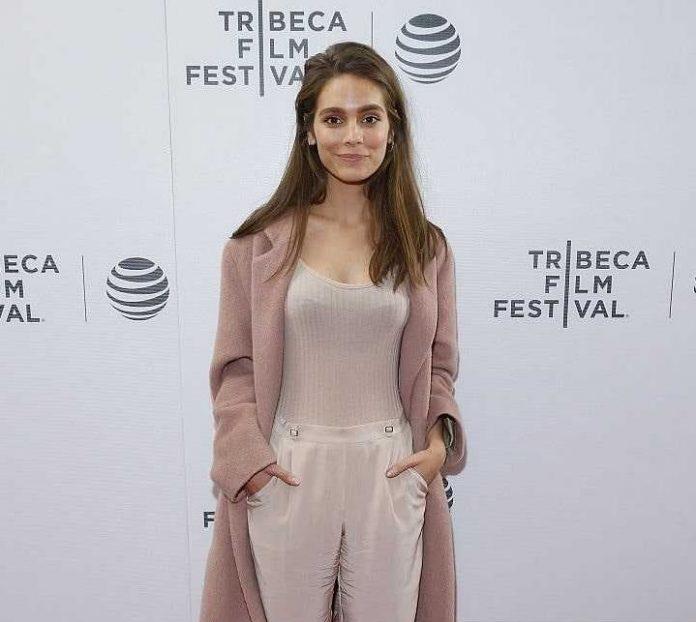 49 Caitlin Stasey Nude Pictures That Are Appealingly Attractive | Best Of Comic Books
