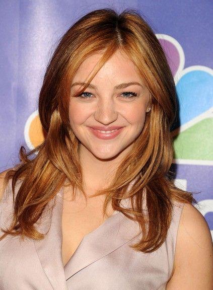 49 Hot Pictures Of Abby Elliott Which Expose Her Curvy Body The Viraler