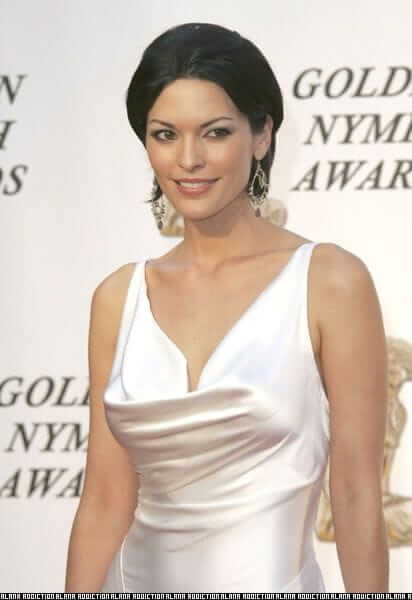 49 Hot Pictures Of Alana de la Garza Are Really Mesmerising And Beautiful | Best Of Comic Books