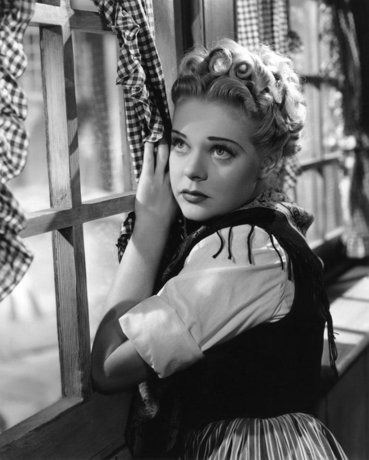 49 Hot Pictures Of Alice Faye Which Will Make You Fantasize Her | Best Of Comic Books
