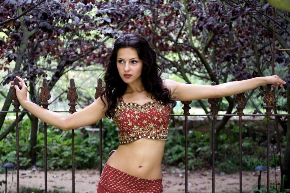 49 Hot Pictures Of Annet Mahendru Will Make You Stare The Monitor For Hours | Best Of Comic Books