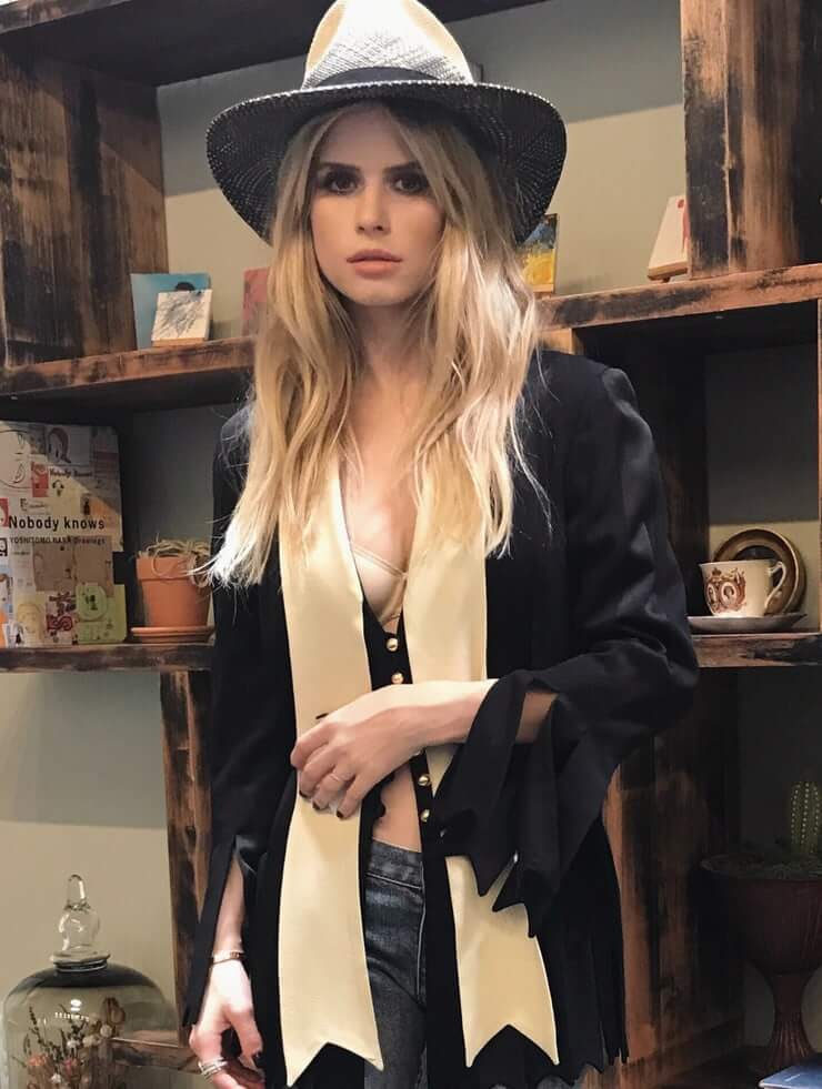 49 Hot Pictures Of Carlson Young Which Are Just Too Damn Cute And Sexy At The Same Time | Best Of Comic Books