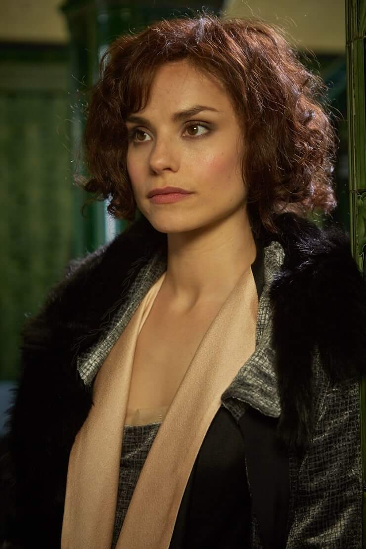 49 Hot Pictures Of Charlotte Riley Explore Her Sexy Fit Body | Best Of Comic Books