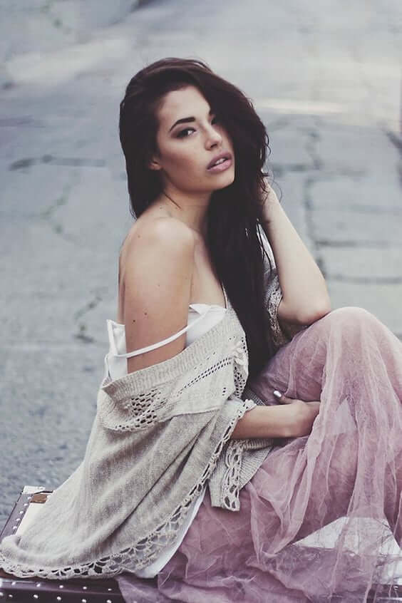 49 Hot Pictures Of Chloe Bridges Which Will Win Your Hearts | Best Of Comic Books