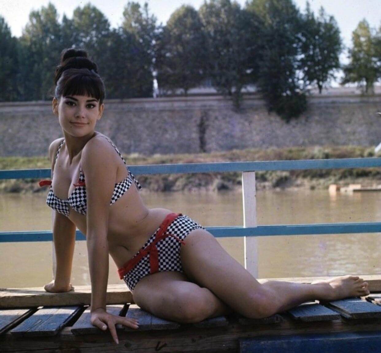 49 Hot Pictures Of Claudine Auger That Are Simply Gorgeous | Best Of Comic Books