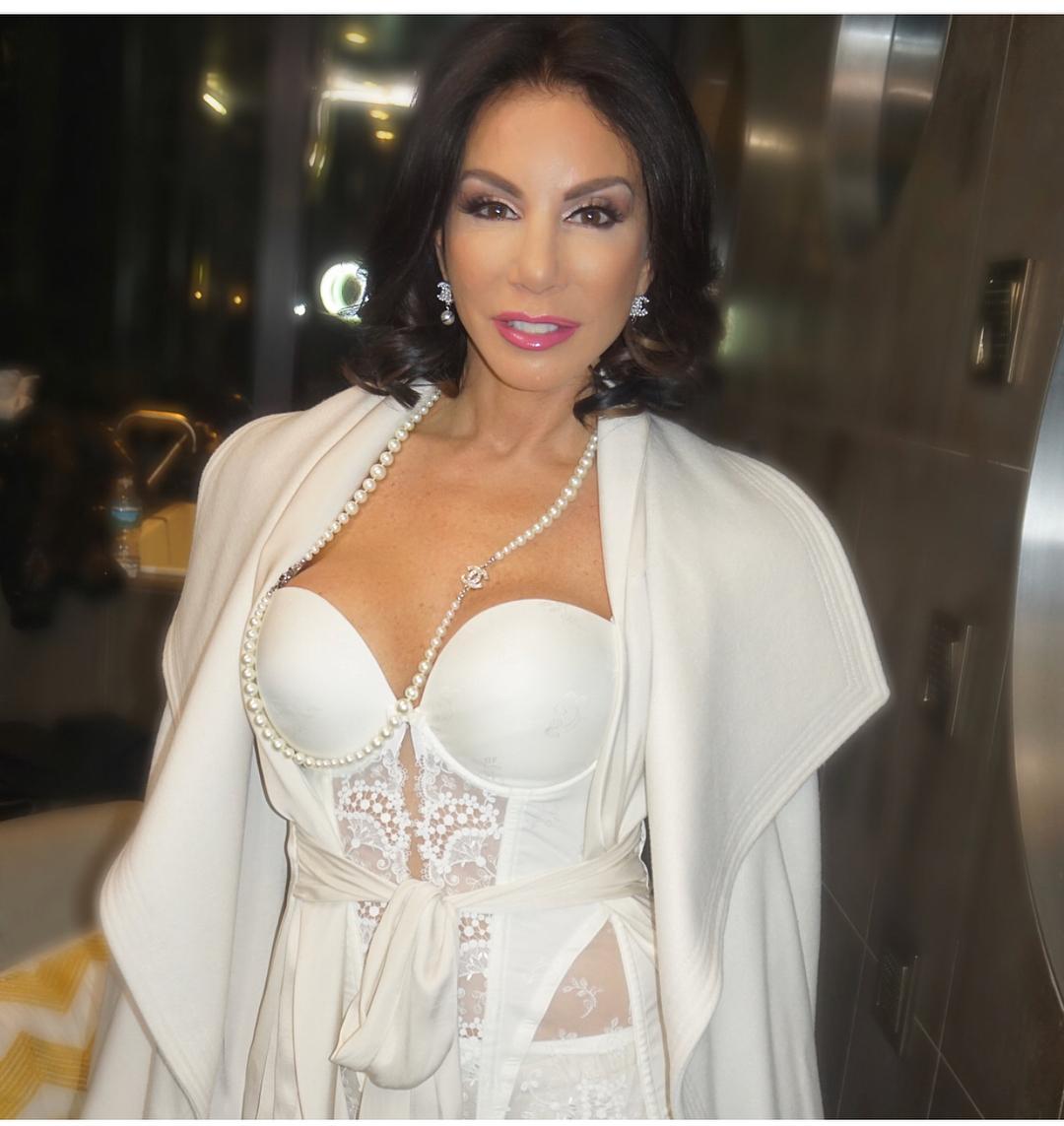 49 Hot Pictures Of Danielle Staub Will Make You Fall In With Her Sexy Body | Best Of Comic Books