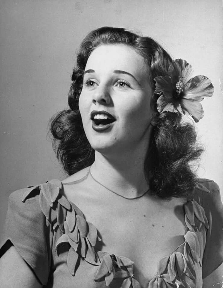 49 Hot Pictures Of Deanna Durbin Are Seriously Epitome Of Beauty | Best Of Comic Books