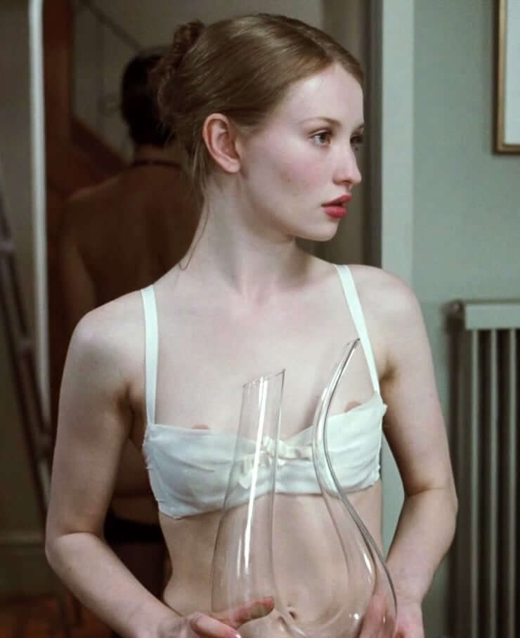 49 Hot Pictures Of Emily Browning Are Sexy As Hell | Best Of Comic Books