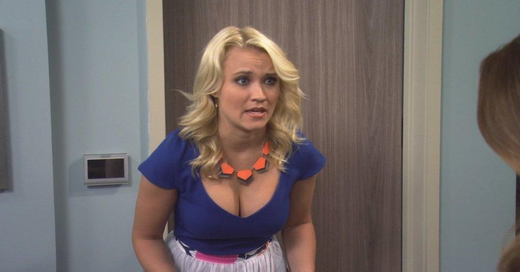 49 Hot Pictures Of Emily Osment Which Are Stunningly Ravishing - The Virale...