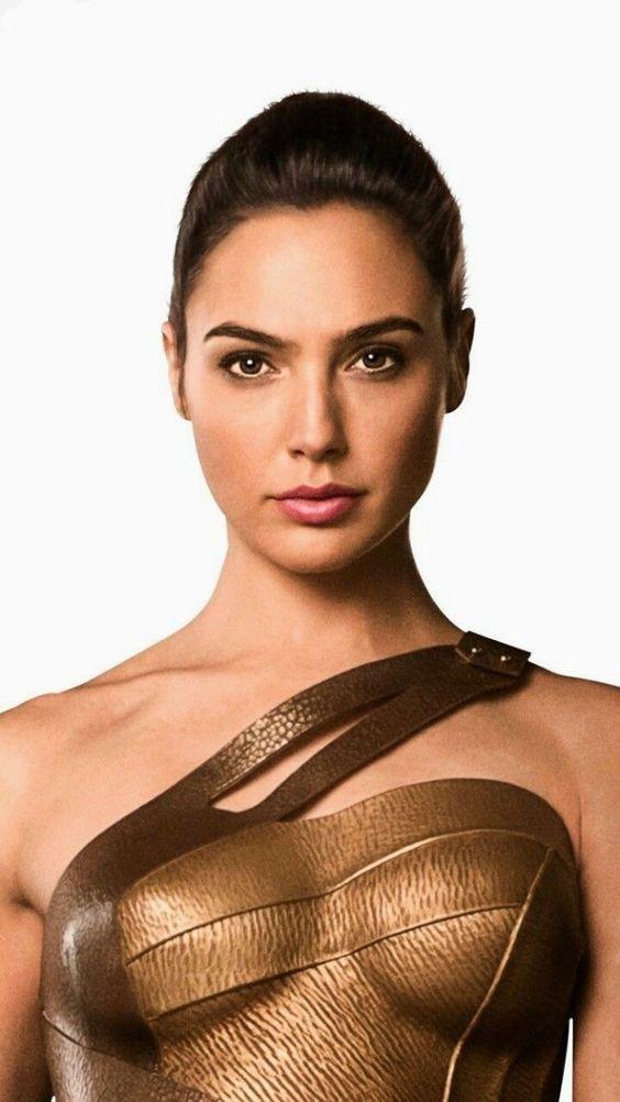 49 Hot Pictures Of Gal Gadot Which Will Make Your Day | Best Of Comic Books