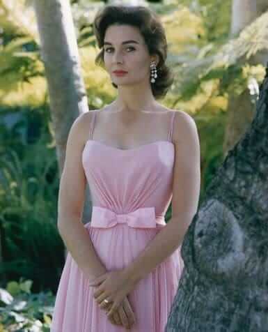 49 Hot Pictures Of Jean Simmons Which Will Make Your Hands Want Her | Best Of Comic Books