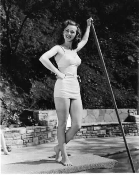 49 Hot Pictures Of Jeanne Crain Make You Feel Tingly Inside | Best Of Comic Books