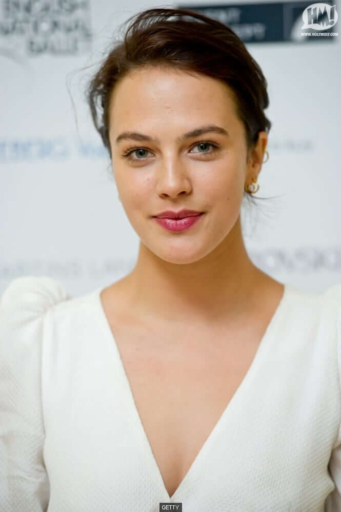 49 Hot Pictures Of Jessica Brown Findlay Are Heaven On Earth | Best Of Comic Books