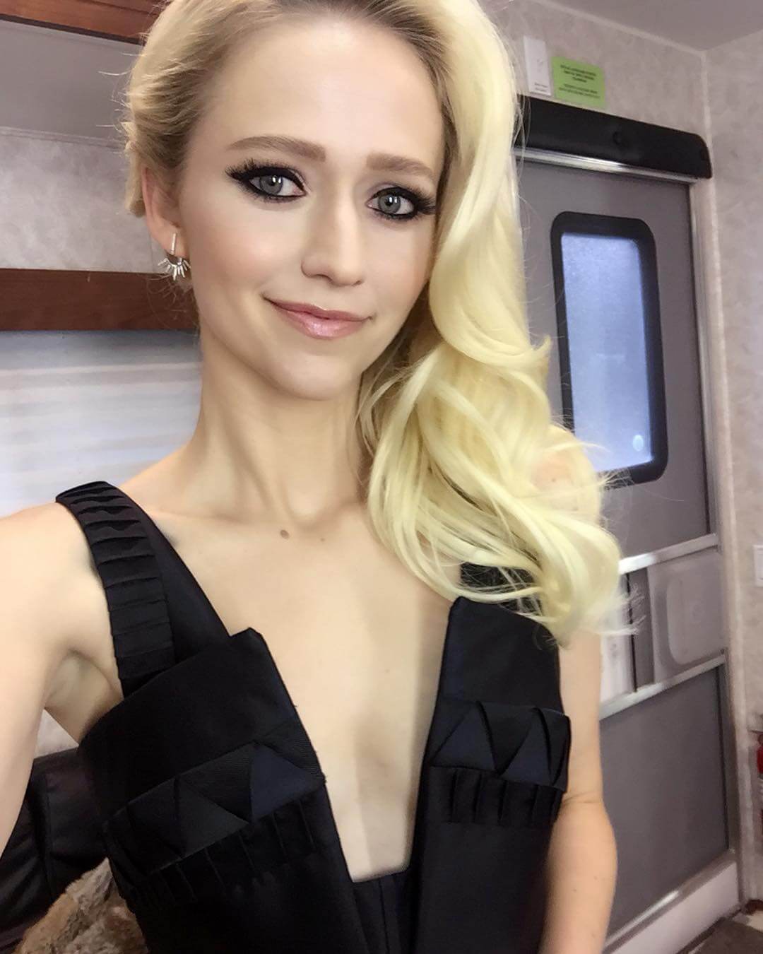 49 Hot Pictures Of Johanna Braddy Which Are Sexy As Hell | Best Of Comic Books