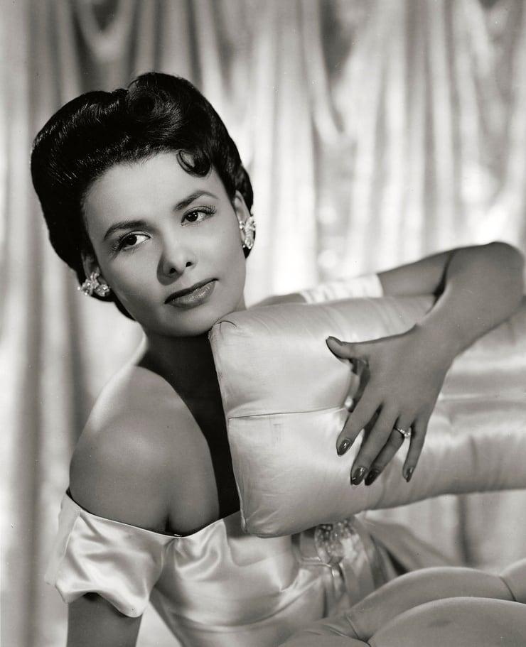 49 Hot Pictures Of Lena Horne Which Will Make You Want To Jump Into Bed With Her | Best Of Comic Books