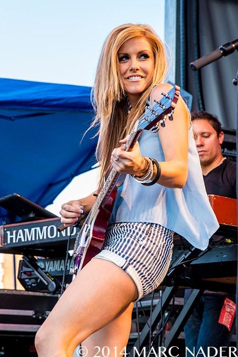 49 Hot Pictures Of Lindsay Ell Are Here To Take Your Breath Away | Best Of Comic Books