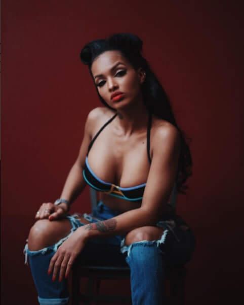 49 Hot Pictures Of Lola Monroe Which Are Just Too Hot To Handle | Best Of Comic Books
