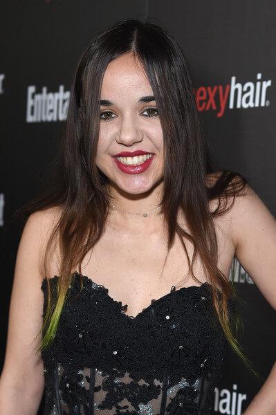 49 Hot Pictures Of Lorelei Linklater Prove She Is The Sexiest Woman On The Planet | Best Of Comic Books