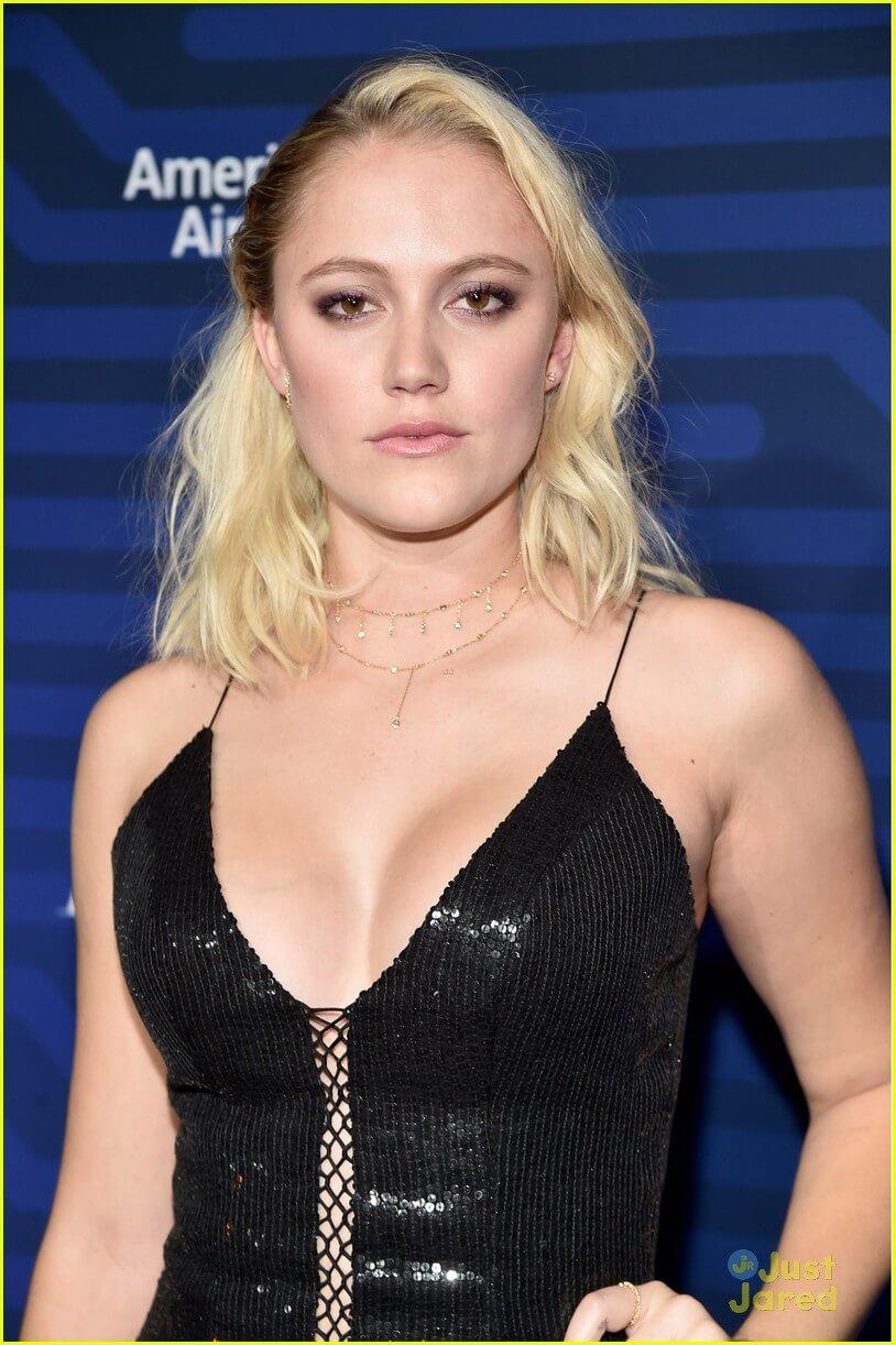 49 Hot Pictures Of Maika Monroe Are Provocative As Hell | Best Of Comic Books