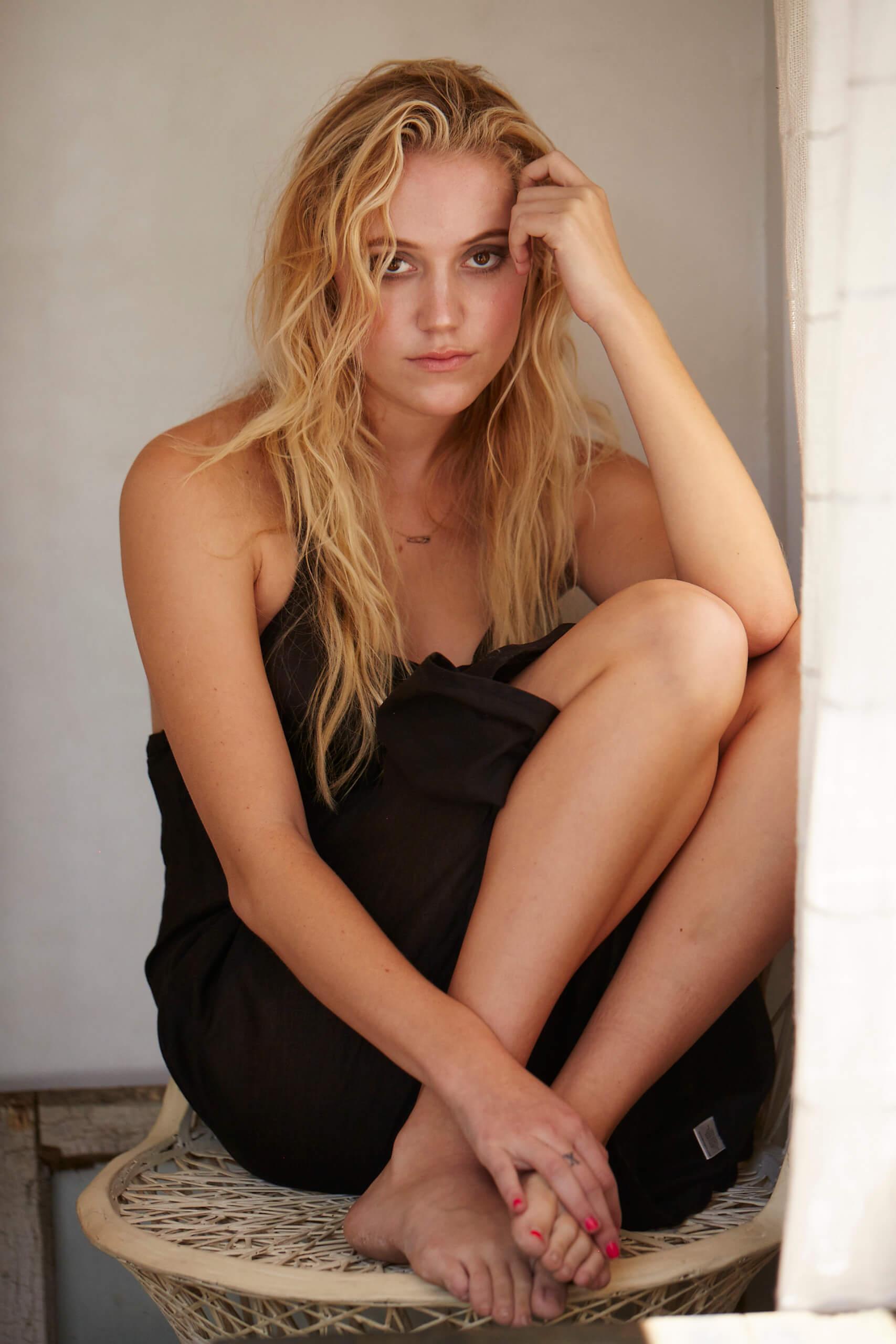 49 Hot Pictures Of Maika Monroe Are Provocative As Hell | Best Of Comic Books