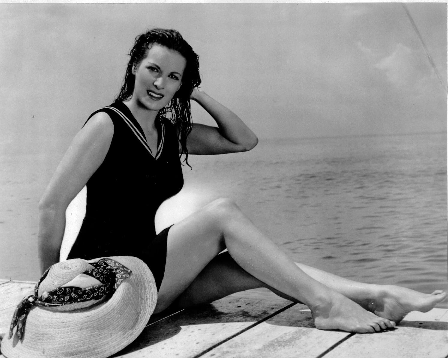 49 Hot Pictures Of Maureen O’Hara Which Are Incredibly Sexy | Best Of Comic Books