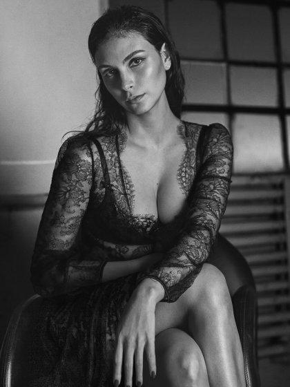 49 Hot Pictures Of Morena Baccarin Which Are Absolutely Mouth-Watering | Best Of Comic Books
