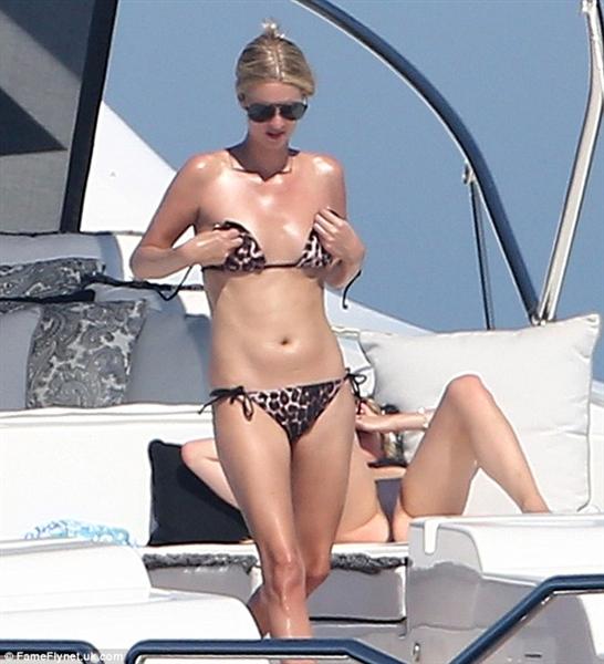 49 Hot Pictures Of Nicky Hilton Are Just Too Damn Sexy | Best Of Comic Books