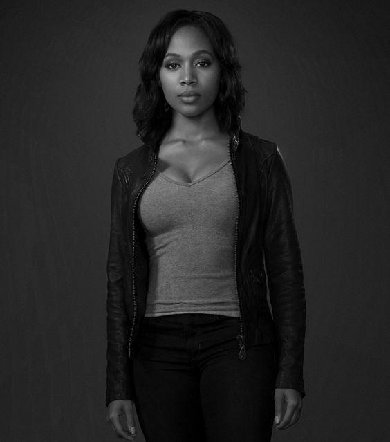 49 Hot Pictures Of Nicole Beharie Expose Her Sexy Hour- glass Figure | Best Of Comic Books