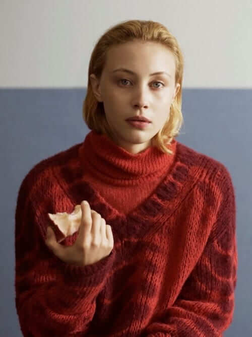 49 Hot Pictures Of Sarah Gadon Which Are Here To Rock Your World | Best Of Comic Books