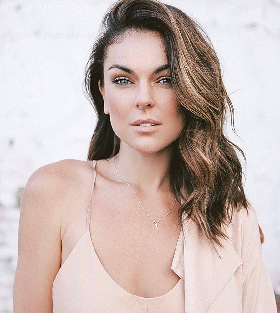 49 Hot Pictures Of Serinda Swan Which Are Here To Rock Your World | Best Of Comic Books