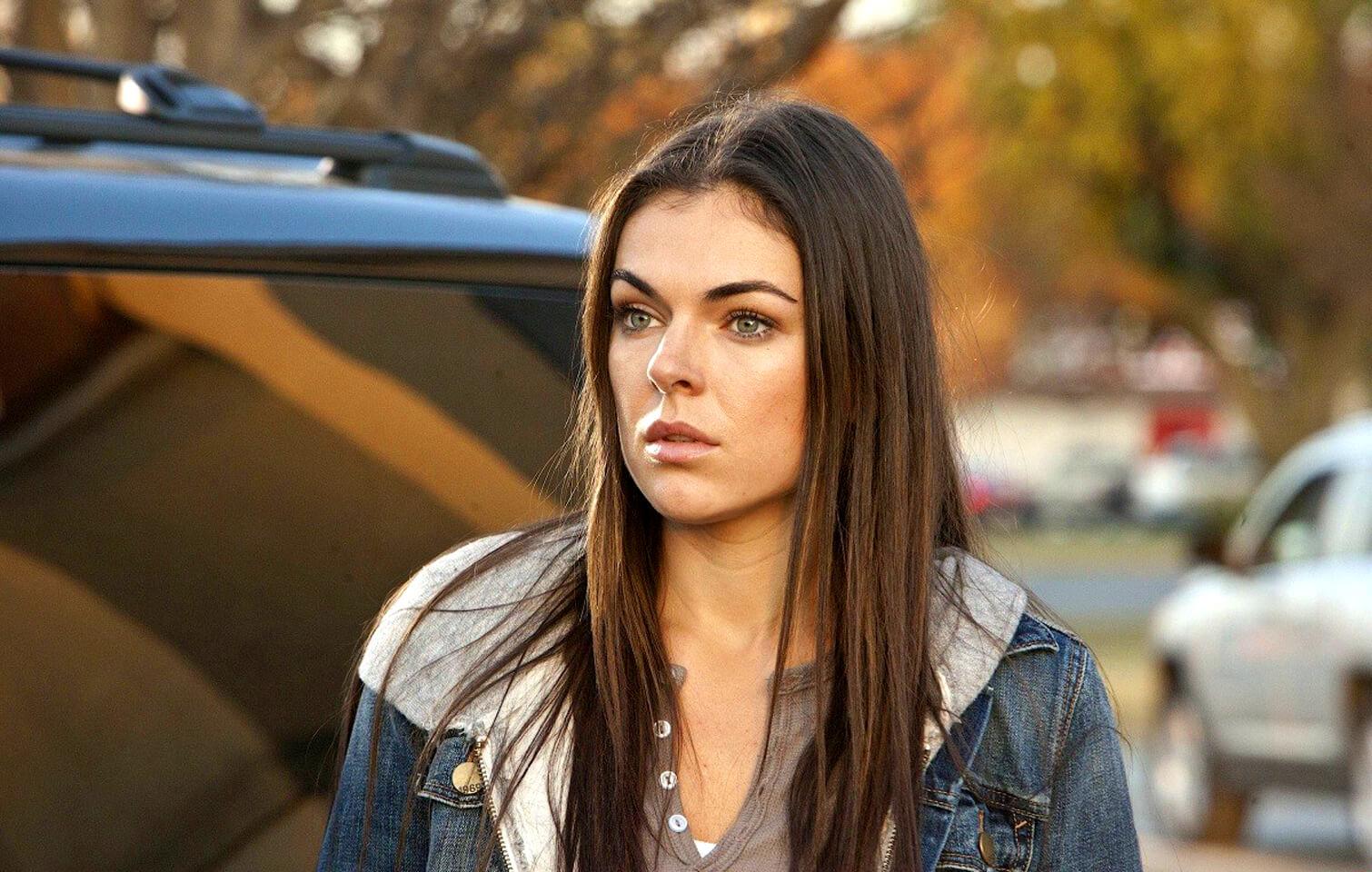 49 Hot Pictures Of Serinda Swan Which Are Here To Rock Your World | Best Of Comic Books