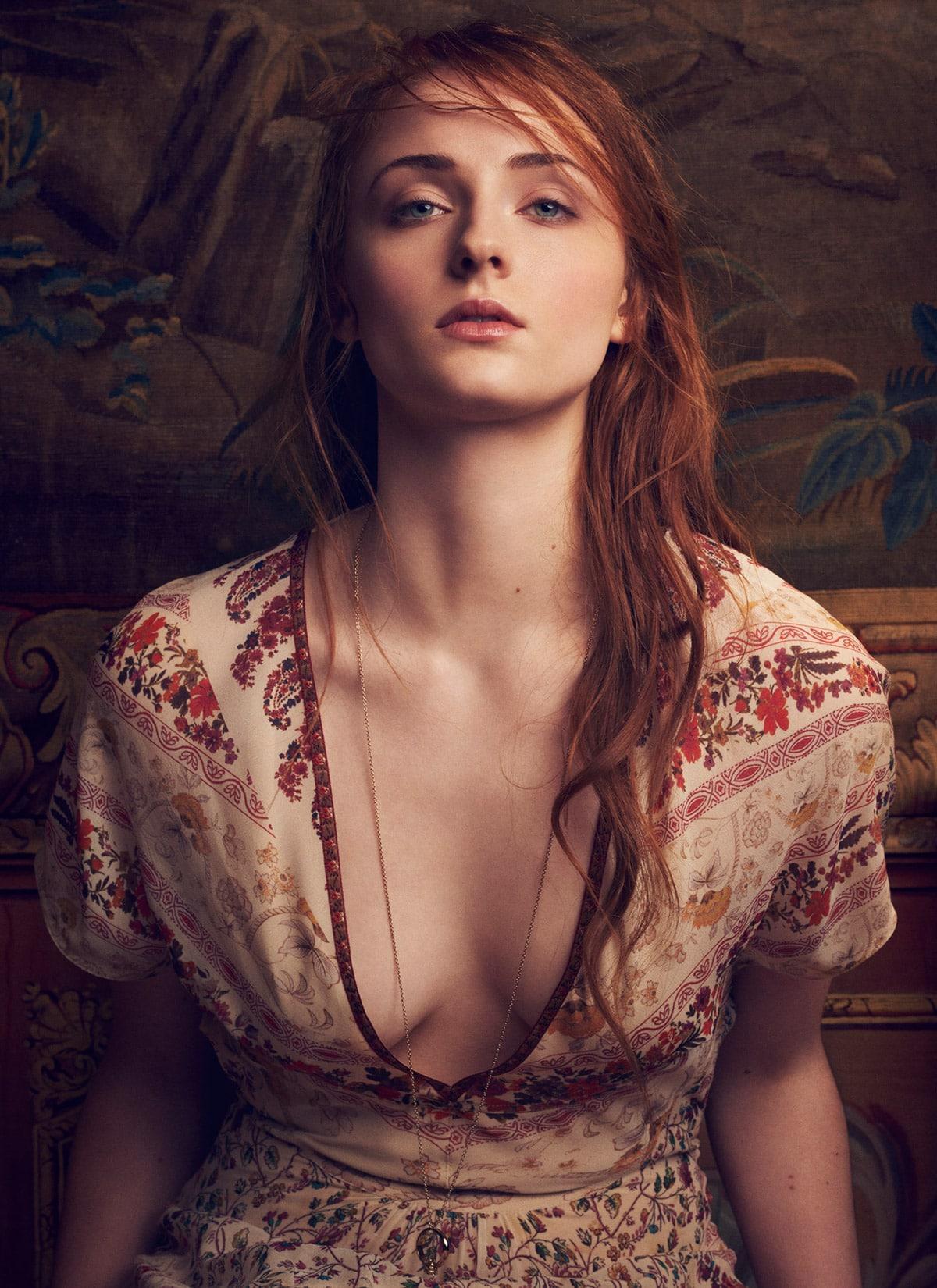 49 Hot Pictures Of Sophie Turner Which Will Make You Want To Play With Her | Best Of Comic Books