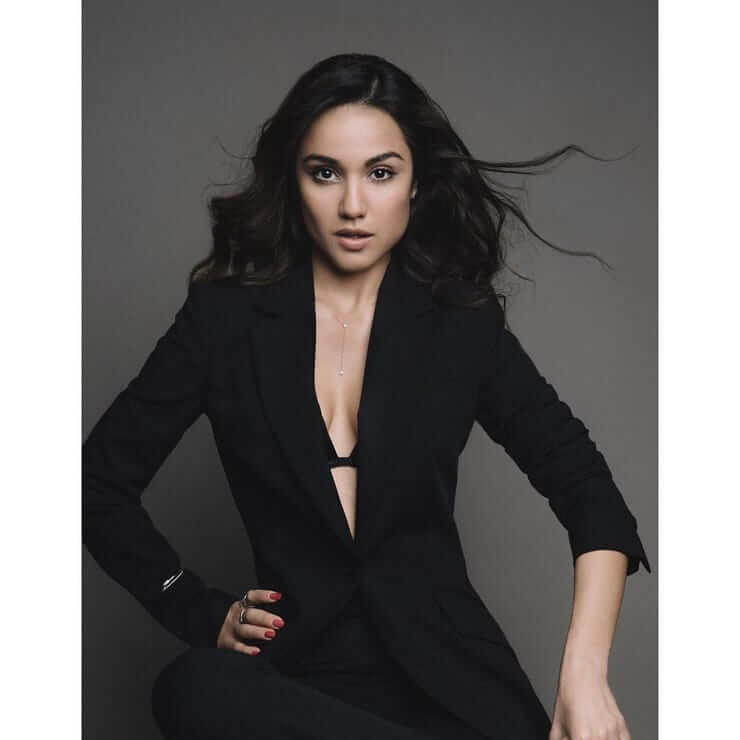 49 Hot Pictures Of Summer Bishil Will Make You Fall In Love With Her | Best Of Comic Books