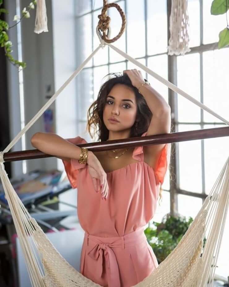 49 Hot Pictures Of Summer Bishil Will Make You Fall In Love With Her | Best Of Comic Books